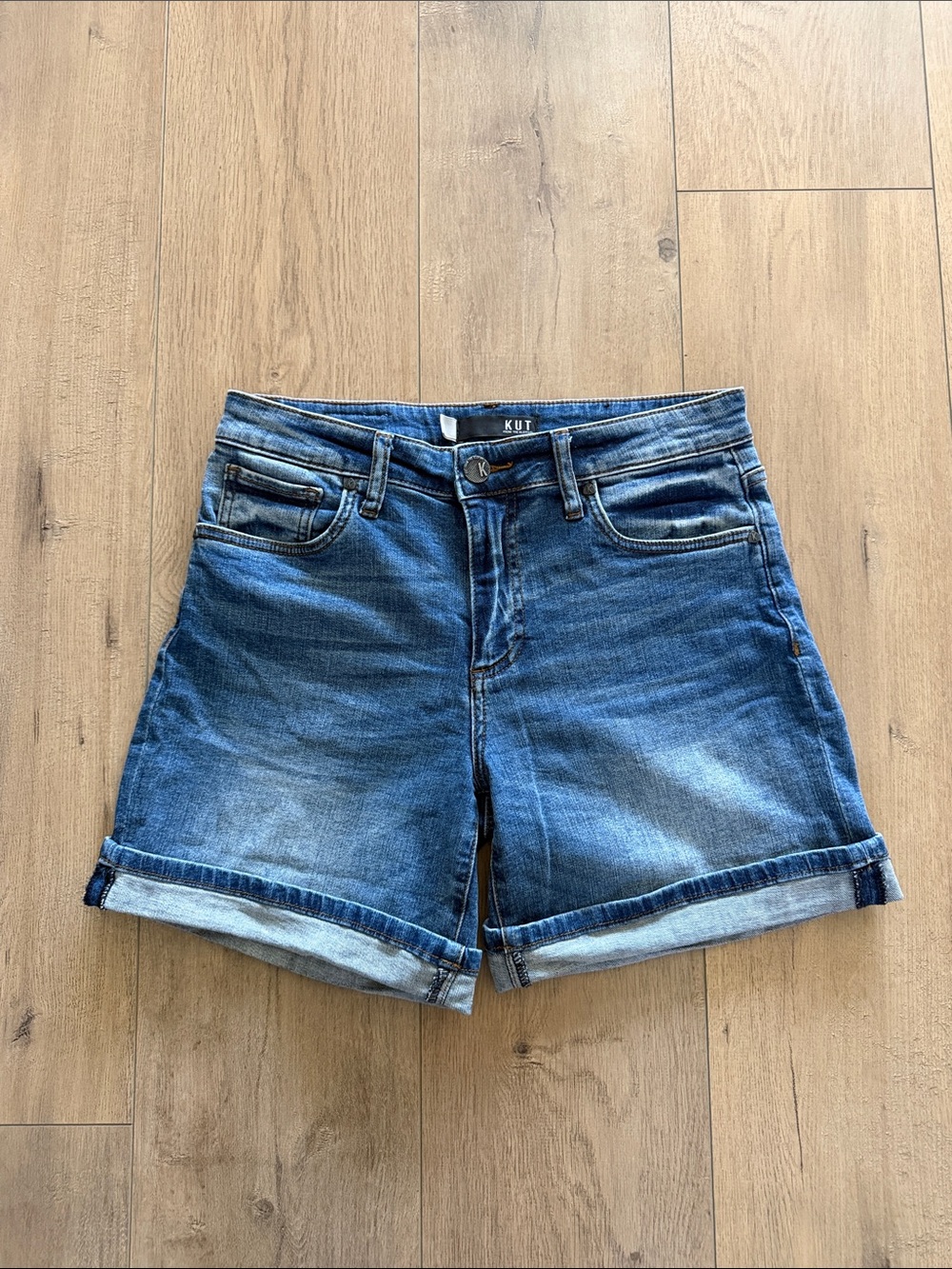 KUT from the Kloth Chloe High Waist Boyfriend Denim Shorts Size 6 Cuffed Hem EUC